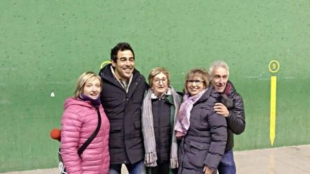 El actor Pablo Chapiella graba para 'El paisano' con los vecinos de Burgui