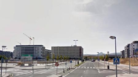 Rescatan a una embarazada y a su hijo atrapados en un ascensor en Pamplona