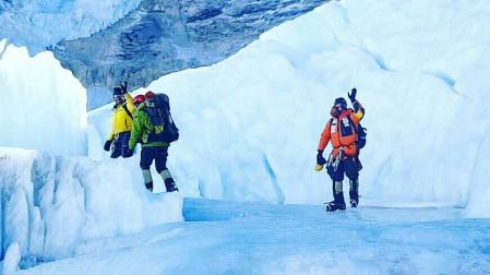 Txikon sube al campo 3 del Everest en su intento de cumbre