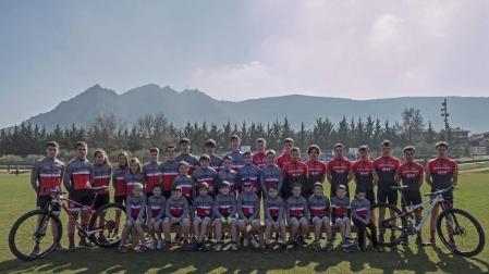 Brotan bikers en las faldas de Montejurra