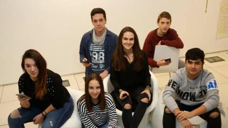Pegados al móvil: el 80% de adolescentes, con 'smartphone'