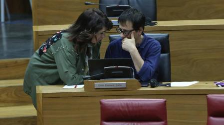 Couso dice que la mitad de Podemos está con ellos y critica a Santos y Aznárez