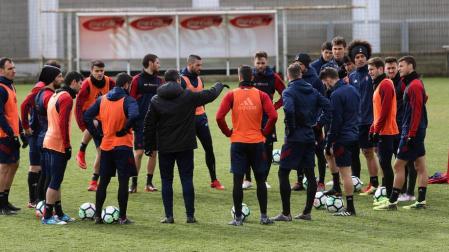 Osasuna recibe al Cádiz en un duelo de equipos necesitados