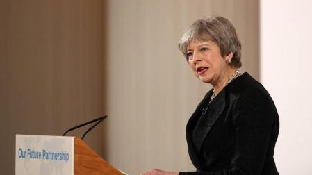 May insta a los 27 contemplar el 'brexit' como "un nuevo comienzo"
