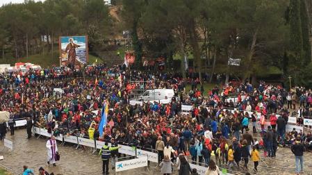La misa en la explanada del Castillo congrega a miles de peregrinos de la primera Javierada de 2018