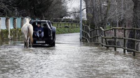 Algunas localidades como Pamplona y Huarte han activado este martes la alerta por riesgo de inundación debido a la crecida de los ríos.