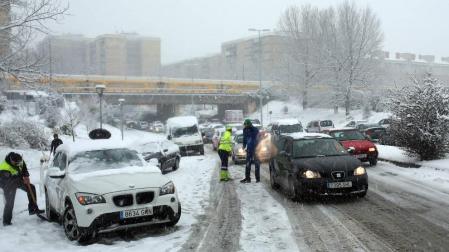 El Ayuntamiento defiende su gestión de la nieve y la oposición habla de caos