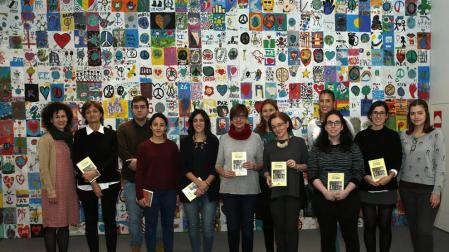 Estudiantes de la UNAV se unen una vez al mes en el club de lectura 'Entre líneas'