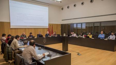 Continúa la división en Egüés por la gestión del nuevo alumbrado público