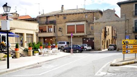 Olite empieza a controlar el acceso de los vehículos al casco antiguo
