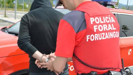 Detenidos por lesiones en Funes, amenazas en Ansoáin y coacciones en Sarriguren