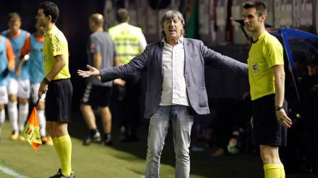 “Deseo que Osasuna quede entre los dos primeros y que nosotros juguemos la promoción”