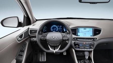 Imágenes del exterior e interior del coche.