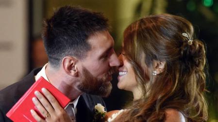 Imágenes de la boda de Messi y Antonella celebrada el viernes en Argentina. A la cita asistieron varios miembros de la plantilla del FC Barcelona.