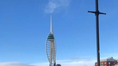 Una traumatóloga y un ingeniero navarros en Portsmouth, Reino Unido