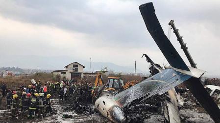 Al menos 40 muertos en un accidente de avión en Katmandú
