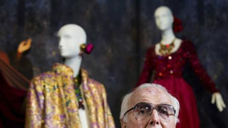 Muere a los 91 años el legendario modisto francés Hubert de Givenchy