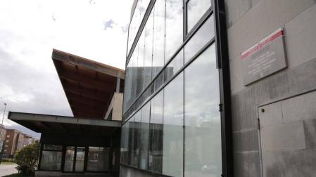 Debate sobre el nombre del colegio 'Virgen Blanca' de Huarte