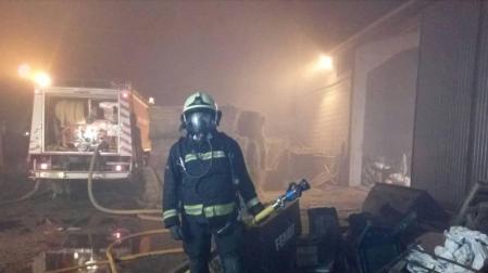 Bomberos Navarra extingue y controla un incendio en Caparroso