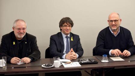 Puigdemont reúne a su grupo parlamentario en Bruselas para analizar escenarios