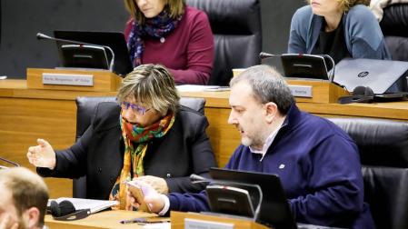 El Parlamento foral llevará al Congreso una ley para derogar la reforma laboral