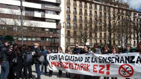 Sindicatos y Gobierno se comprometen a "buscar un acercamiento" en educación