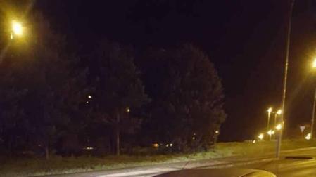 Se queda dormido, choca contra un árbol y triplica la tasa de alcohol en Pamplona