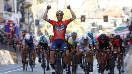 Nibali se exhibe en la Milán-San Remo y conquista su segundo 'Monumento'