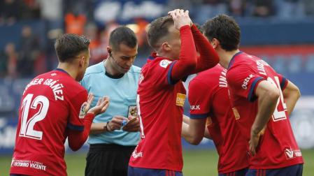 Tensión en El Sadar durante el Osasuna - Zaragoza