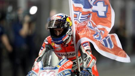 Dovizioso le gana a Márquez el primer duelo del año
