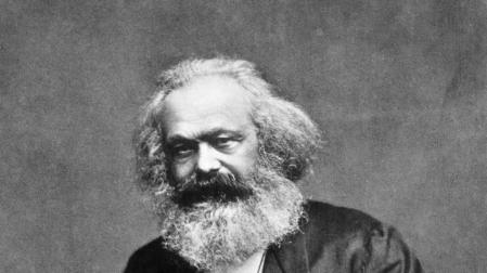 Karl Marx queda reconvertido en muñeco de semáforo en Alemania