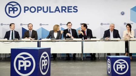 Rajoy exhibe serenidad ante los suyos pese al creciente malestar social