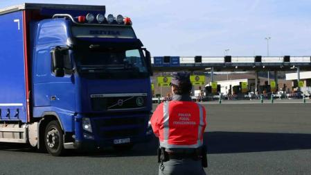 Partidos y sindicatos negocian para tramitar una nueva ley policial