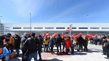 Masivo seguimiento de la huelga de los trabajadores de Amazon en España