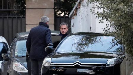 Acaba el interrogatorio bajo detención del expresidente de Francia Sarkozy