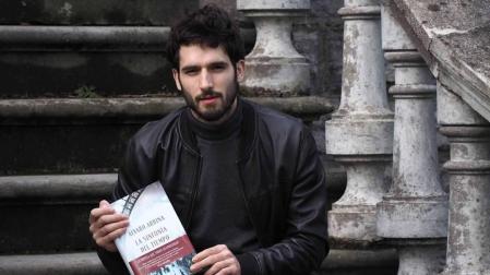 Álvaro Arbina: “No he escrito una novela para devorar, sino para degustar”