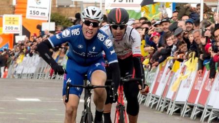Schachmann sorprende a Diego Rubio en la sexta etapa de la Volta a Catalunya