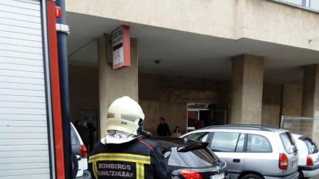 Un intoxicado en el incendio de una cocina en Barañáin