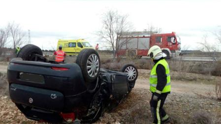 Herida una mujer al salirse de la vía por esquivar a un perro en Castejón