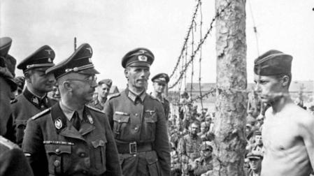 Horace Greasley, frente a Heinrich Himmler, número dos de Hitler, jefe de las SS e impulsor del Holocausto a través de los campos de concentración y las cámaras de gas.
