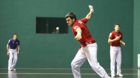 Los pelotaris vestirán camisetas hechas con plástico reciclado para la final del Parejas