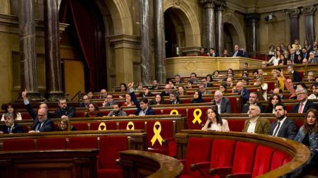 El Parlament reivindica a Puigdemont y el soberanismo prepara una alternativa