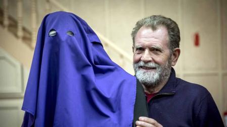 Seis historias dentro de la procesión de Viernes Santo en Pamplona