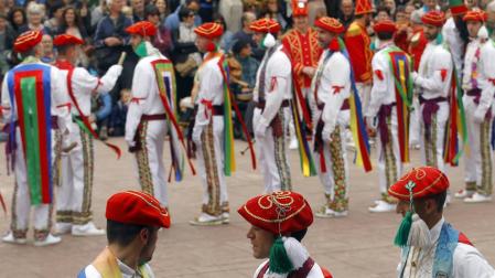 Las danzas de los Bolantes de Valcarlos regresan el Domingo de Pascua