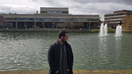 Josemari Urtasun, un biólogo navarro que investiga la tuberculosis en Dublín