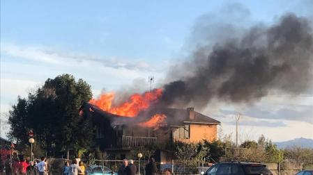 Un incendio destruye por completo una vivienda en Cascante, sin causar heridos