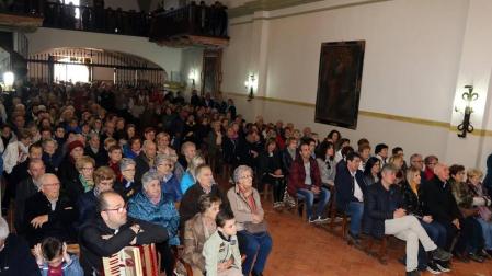 Vecinos de Arguedas, Cadreita y Mélida arroparon a la virgen en la misa y después comieron junto a la ermita