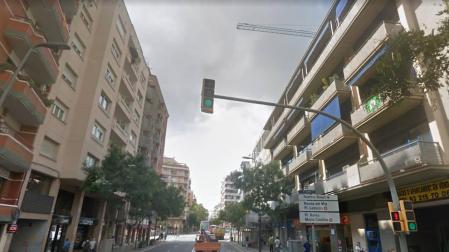 Un falso policía retiene varios días a una joven en un hotel en Barcelona