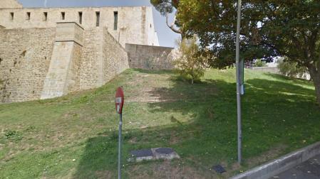 La consolidación del muro de los Jardines de Palacio, tras la Semana Santa