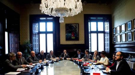 La Mesa del Parlament acepta la delegación de voto de Puigdemont